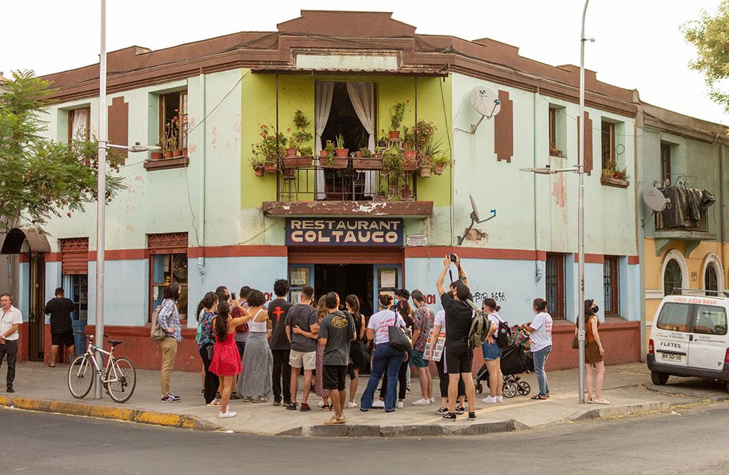 Ruta por espacios de resistencia cultural y diversión nocturna en Santiago durante la dictadura en Chile